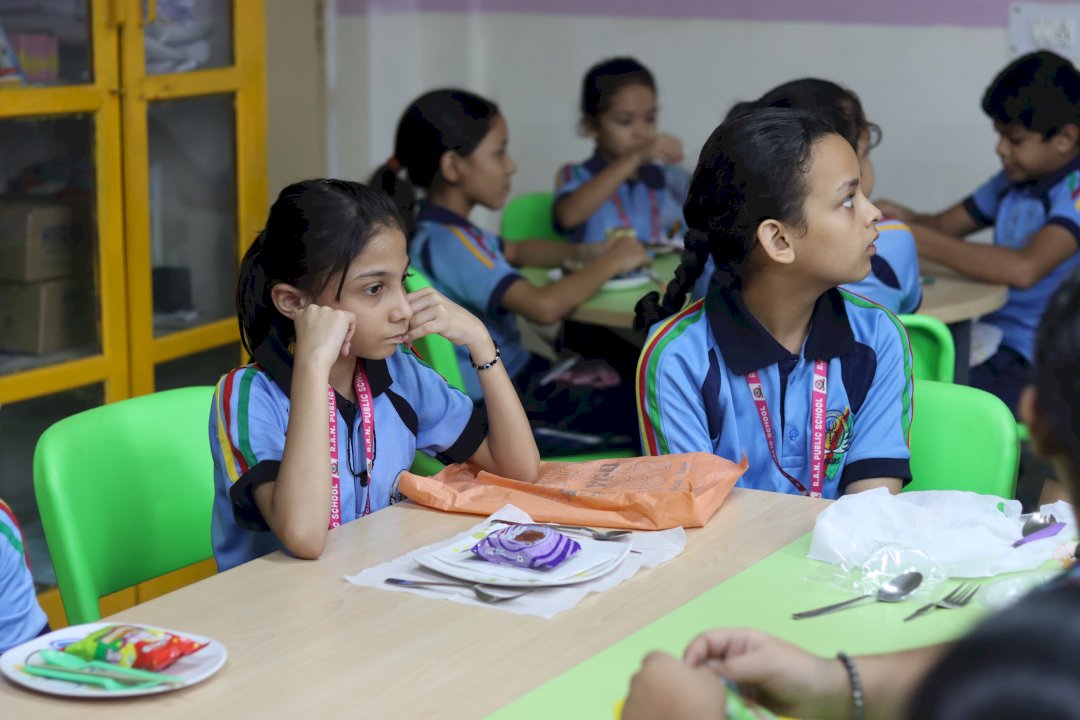 R.a.n Public School
